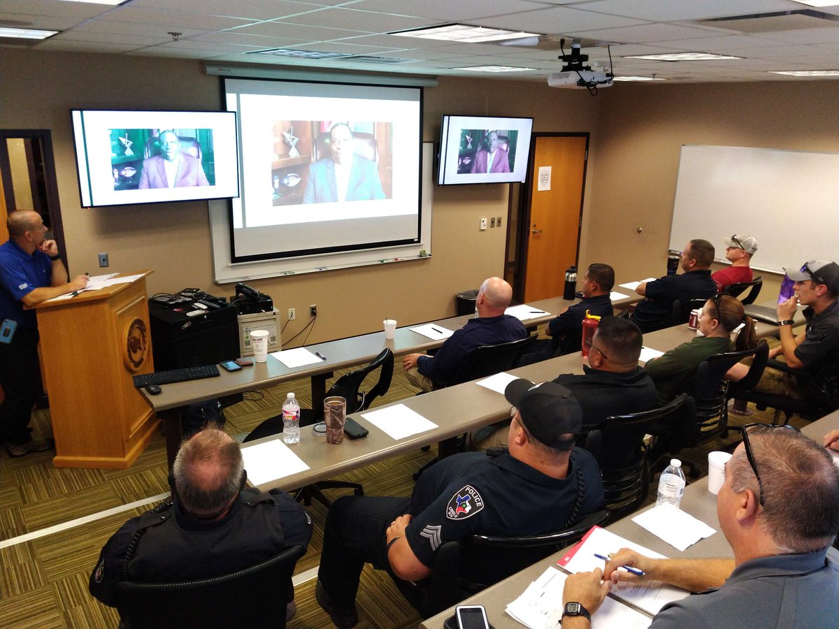 CiboloPD's tweet image. Thank you to Mr. Flatt of @TMPALegislative for training our officers on the Civilian Interaction Training Program as mandated by the #txlege. We will continue to interact with respect and a community policing mindset to #keepcibolosafe.