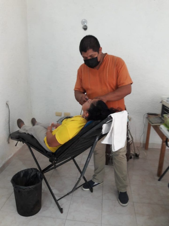 SoyGabyAngulo's tweet photo. Agradezco a mi gente de Cozumel que asistió  a nuestra tradicional "Jornada Social de Salud " con servicios de dentista y quiropráctico. Los invitamos a estar pendientes al próximo que realizaremos el mes de Octubre. ⚕️👩‍👧‍👧📢 #SoyGabyAngulo #MujerdeResultados #MasSaludenCozumel https://t.co/wjNrQKYDYq