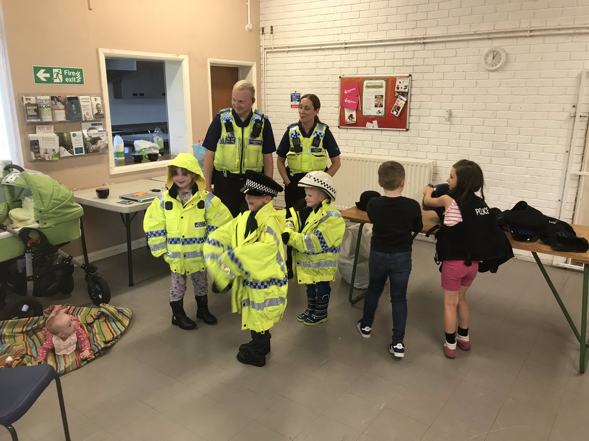 Ranger_Service's tweet photo. The junior rangers had a special visit today from the local police. They got to try on there uniforms and sit in the police car. @EportTownPol @cheshirepolice #juniorrangers. https://t.co/5duzsA8GMP