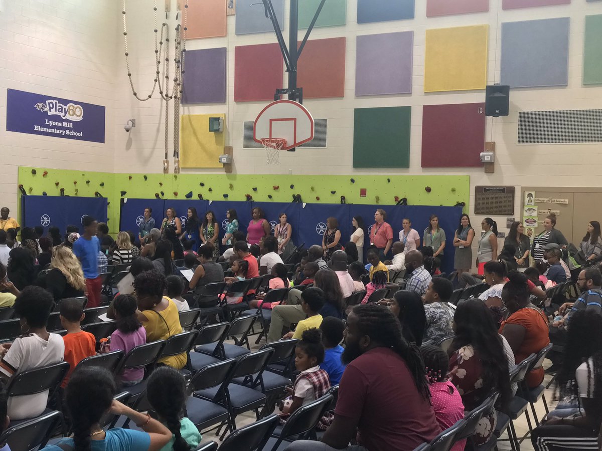 mrjackson020's tweet photo. What a turn out of parents and guardians for our 19-20 LMES Back to School Night for grades 1,2, and 3!There were definitely some positive teacher/parent relationships established last night! https://t.co/L0Xla2racC