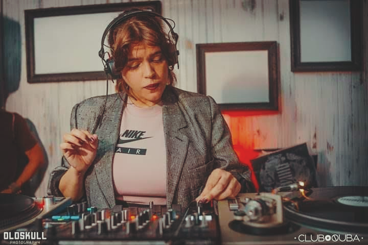 Este Viernes en #CrobarClub se viene una noche 100% comandada por ellas !
Hace su debut en la cabina <a href="/AnfisaLetyago/">Anfisa Letyago</a> una de las nuevas lideres en la escena, junto con a las experimentadas djs y productoras locales Violett &amp; <a href="/victoriaengel_/">Victoria Engel</a> 
🎟Tickets -> bit.ly/2Nv618a