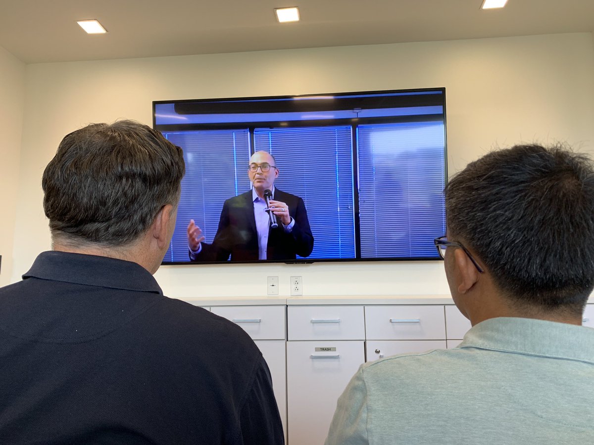 birdmichaelc's tweet image. Feeling energized and inspired by today’s Global Town Hall! Love having the chance to connect with our team members across the world. Exciting stuff happening across the org. Go team @DunBradstreet! 👊🏼 #LookOutCauseHereWeCome