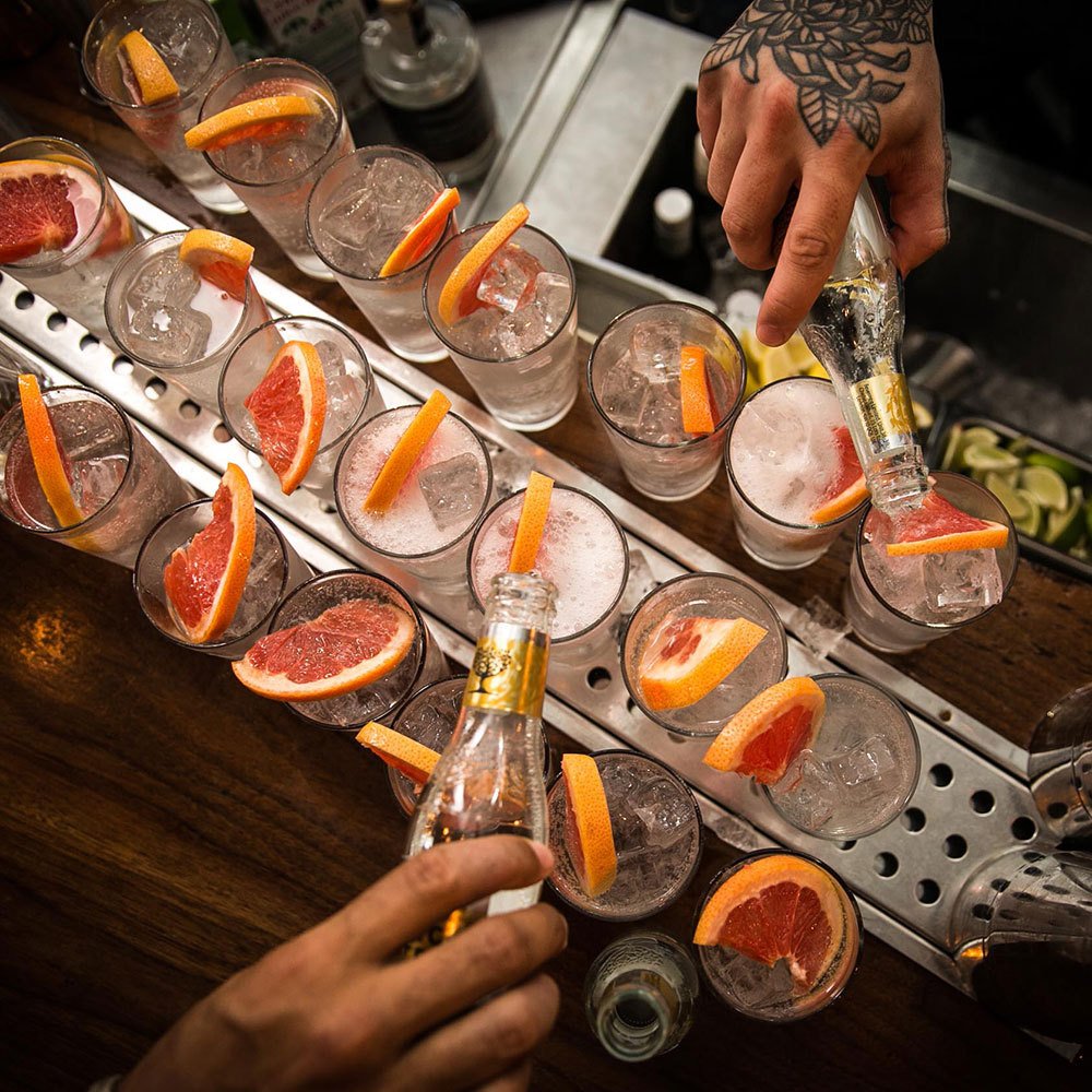 livegreengate's tweet photo. @GinJourney MCR is BACK! 
See The City of Manchester Distillery, the first gin distillery to launch here for 100 years, sample a gin made in the heart of MCR created by a gin loving couple, &amp; visit iconic Mancunian buildings on this maGINcal tour! 2-6:30pm Saturday 14th Sept🍸 https://t.co/mY1px5IfbZ