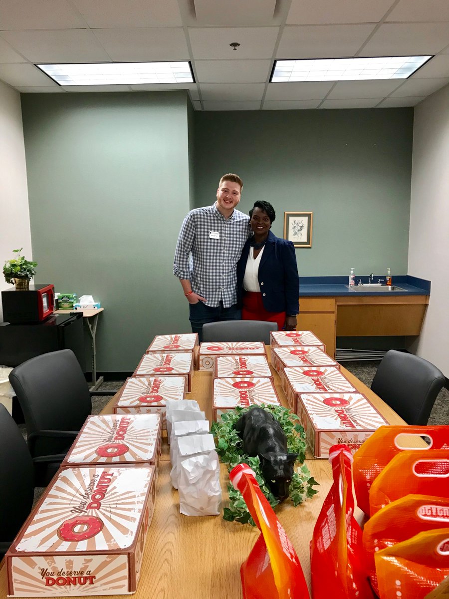 vgilliard_LCSS's tweet photo. A big THANK YOU to Compass Christian Church in Midway, Ga. Coffee and doughnuts for the entire Midway Middle Staff!!!! Thank you Jacob Newman!!!! The staff appreciates your kindness! #buildingcommunityrelationships https://t.co/xmvRLQN99d