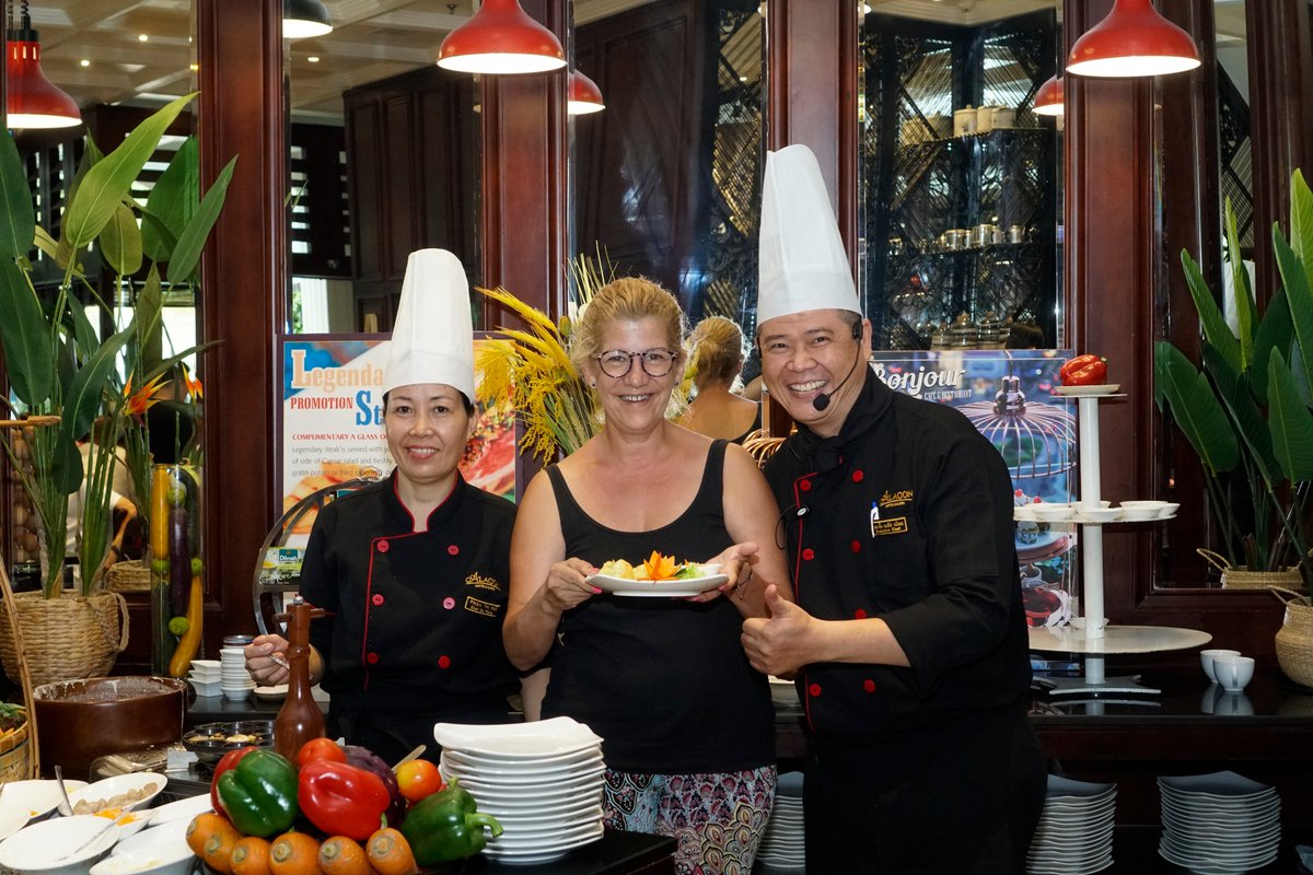 AlagonSpa's tweet photo. Let's make your memories with us! #cookingshow

Bonjour &amp; Cafe Restaurant 
Tuesday 15:30-16:30
52B Pham Hong Thai, District 1
https://t.co/h7ZYojTuZx | (+84)28 38 282 888 https://t.co/7UZqey5UZ9