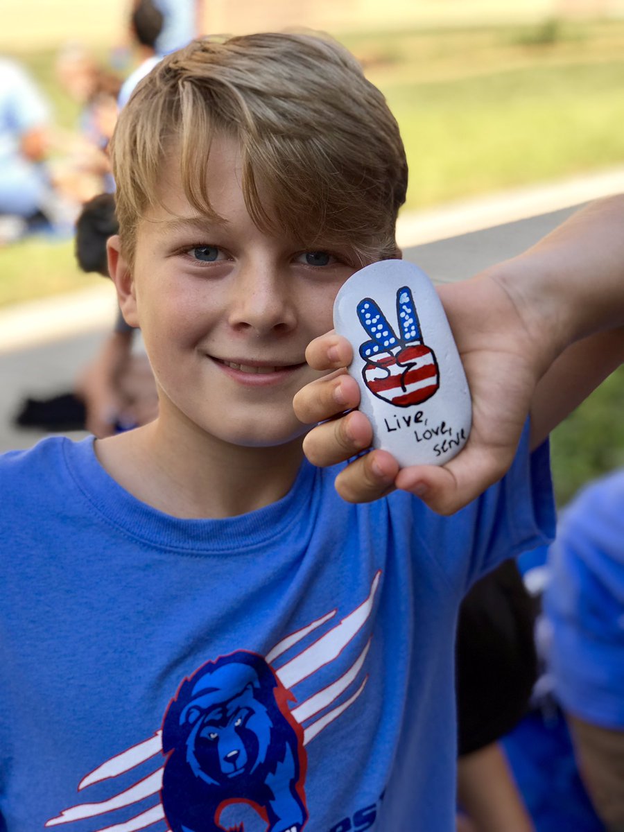 mrsthiele's tweet photo. The BAM Rock Garden for 9/11 was a huge success! #BAMserves19 @BAM_MS_Official #neverforget #911Anniversary #rockgarden #bamserves #memorialrocks #dayofservice #BAMSERVES #lcps20 @LCPSVisualArts #BAMyr3 #CLIMB https://t.co/qVmRD6pfaJ