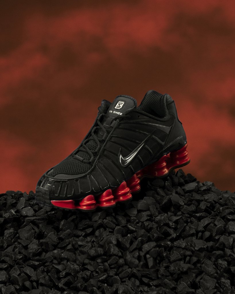 AFEWSTORE's tweet photo. "Nike x Skepta Shox TL" •Black• | 12th September 09:00h ONLINE @afewstore | Shop Link: https://t.co/iJgeFMs2wD
#afewaddicted #nikeshox #nikeskeptashox #skeptagram #skshox https://t.co/AOYOCzVR4x