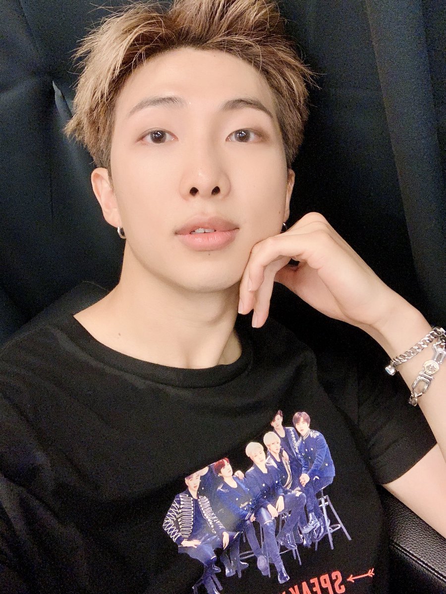 หลอล่า ft.ตบมันเลอ tweet media