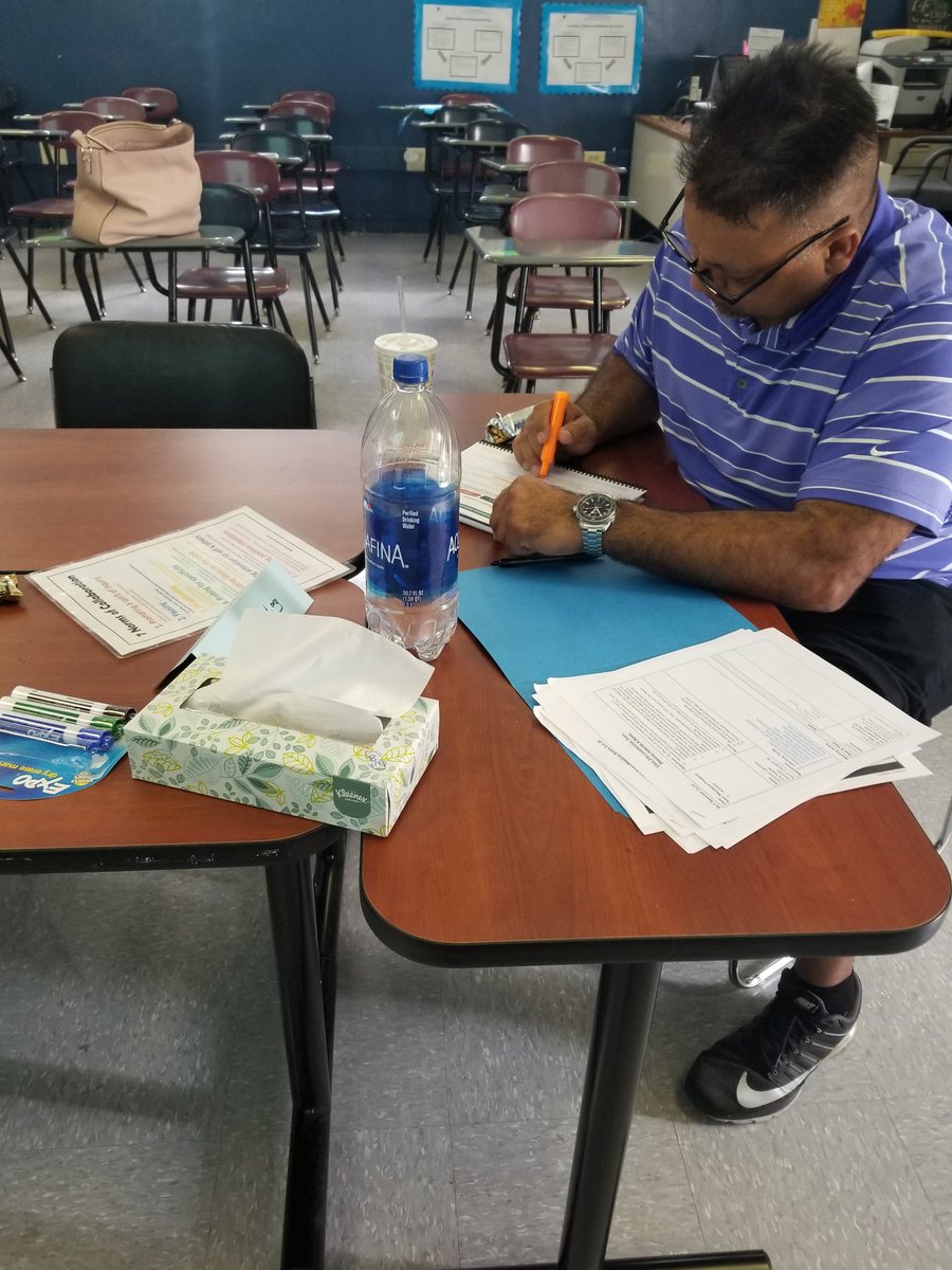JenniferP_IED's tweet photo. I am excited about our coherence and inquiry journey with Vista High. Lynwood Unified has amazing leaders. #learnbydoing #InquiryMindset @go_InnovateED https://t.co/cAIF2YhR7K
