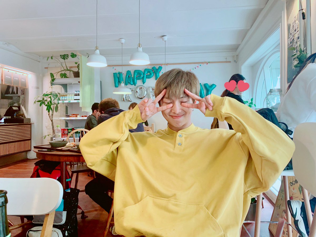 HeyJen11's tweet image. Essa coisinha fofa merece o amor das armys de fato, feliz aniversário nosso bb, obrigada por todo trabalho duro^^
#HappyBirthdayNamjoon #NamjoonBirthday