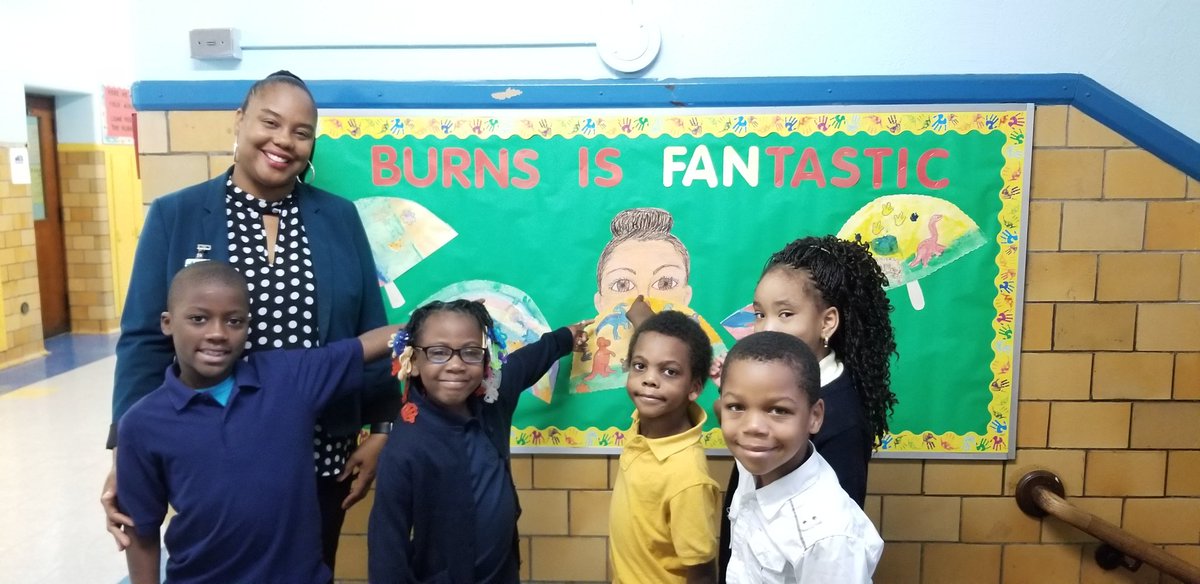 BurnsDPSCD's tweet photo. Look who it is! Its Principal Clayton! Art is alive at Burns! #EverythingExcellent https://t.co/bn6pmaRNpG