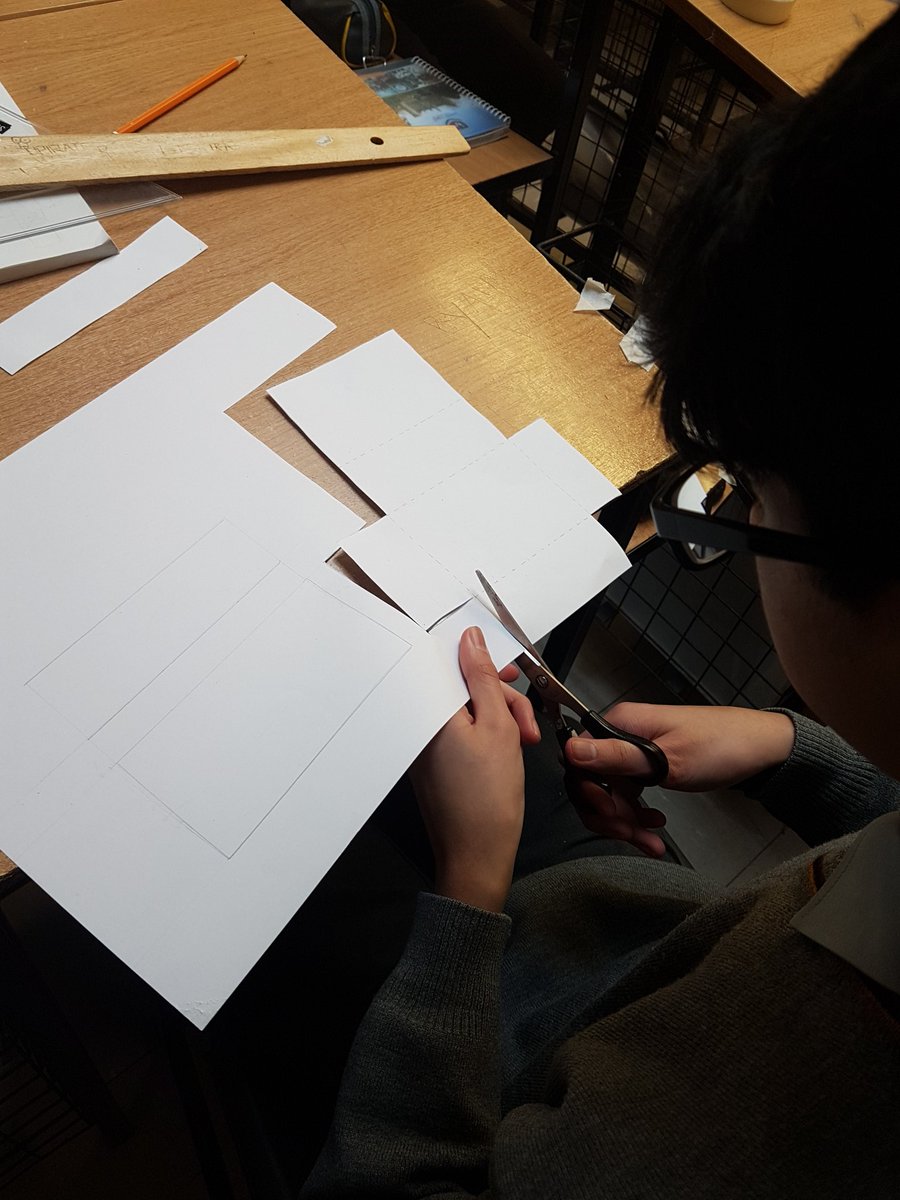 EunansTechDept's tweet photo. 2TG Developments. Lads enjoy chopping up their drawing sheets to help them under the topic better!
#technicalgraphics
#developments
@SaintEunans https://t.co/7ZUQt2Dh7N