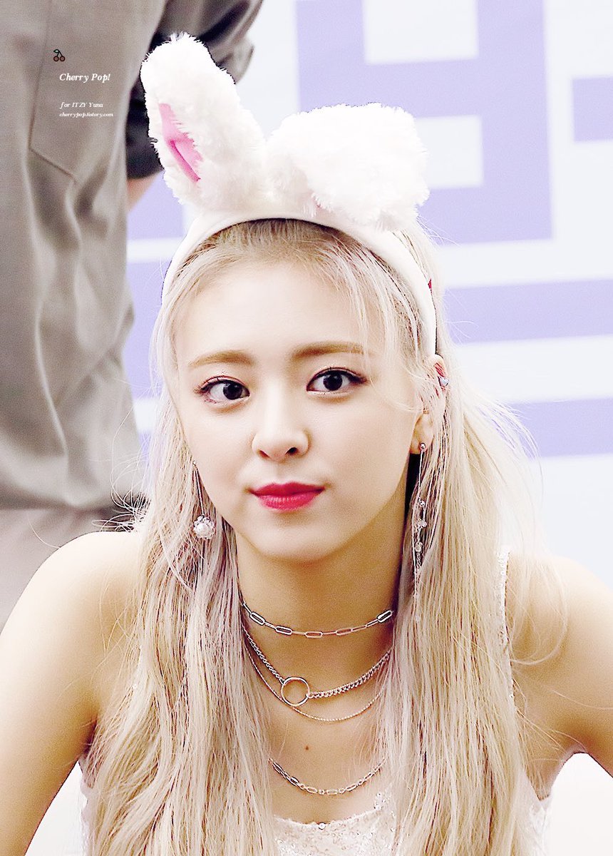 Yuna ♡ 190825 ➫ fansign ✧・ﾟ #Itzy #있지 ⥂ #yuna