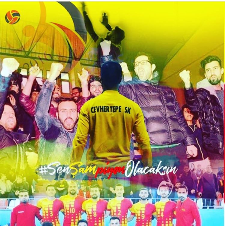 bynlion's tweet photo. Mardinin Kızıltepe İlçesinde Kendi İmkanlarıyla Kurdukları Aile Takımına Köylerinin İsmini Veren Spor Sever Antrenör ve Öğretmenler Takımlarını 1.Lige Çıkarmayı Başardılar. Fakat Sponsor Bulamıyorlar. Mardinin Bu Güzel Başarısına Destek Bekliyoruz..  #CevhertepeSK #TvF #voleybol https://t.co/AqDOqNzLAJ