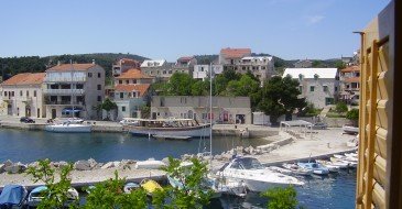 VacadaInfo's tweet photo. Island of Brač, #Sumartin, traditional seafront stone house with awesome view.  It comes for sale by reduced price - https://t.co/f0zQlNkFJ8 #Croatia #Dalmatia https://t.co/1x3enUgmZh