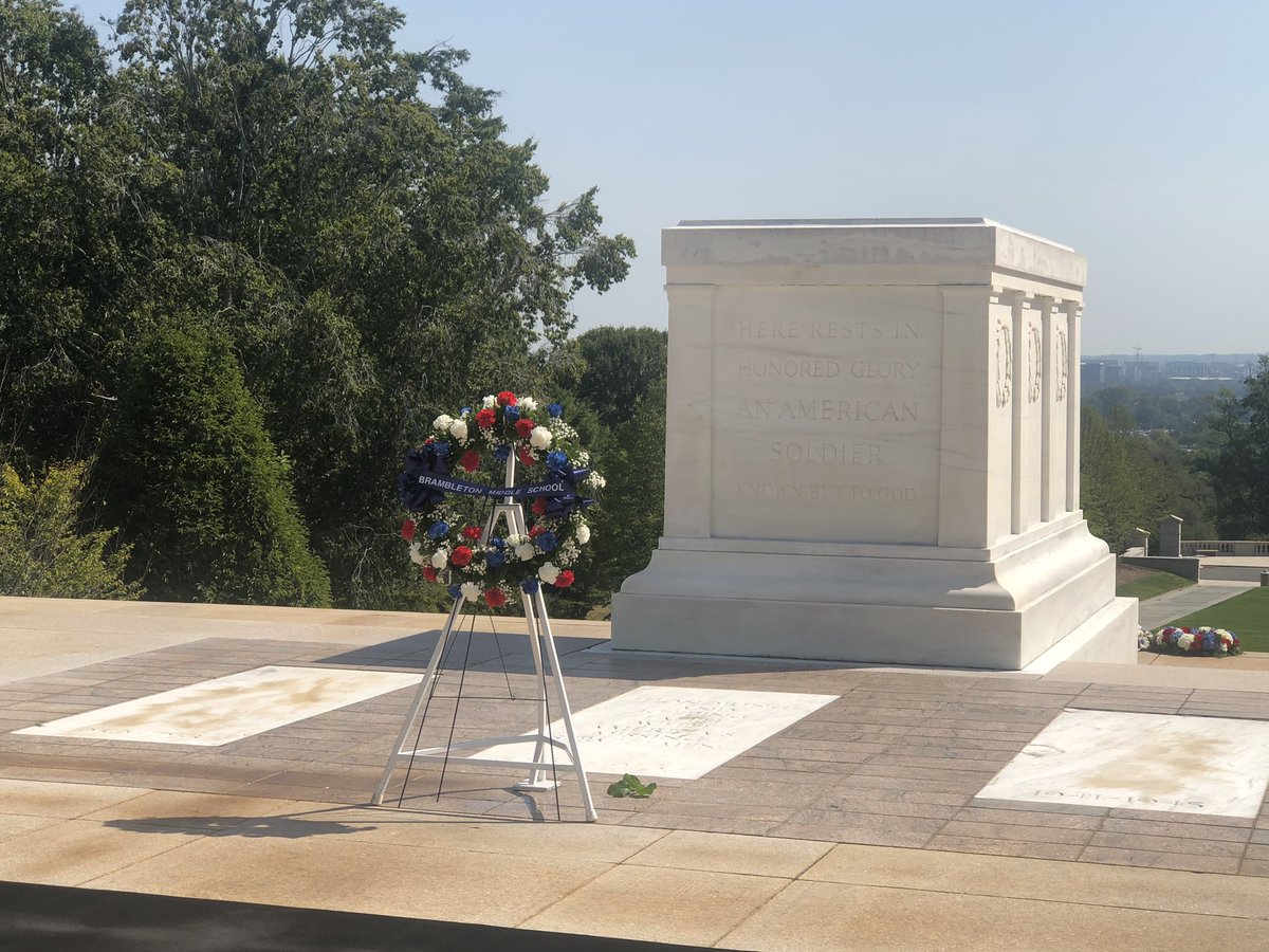 obloveshistory's tweet photo. It was an honor for @BAM_MS_Official Ss to lay a wreath at the Tomb of the Unknown Soldiers. Thank you @ArlingtonNatl . It was a humbling experience for my group.
🇺🇸💙❤️ #bamserves19 https://t.co/aWGze64bOM