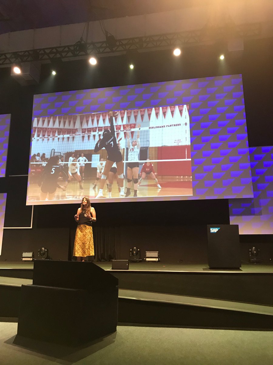⁦<a href="/shalinimitha/">Shalini Mitha</a>⁩ connecting the dots between X and O for a five star customer experience #sapnowbrasil #sapcx #CX