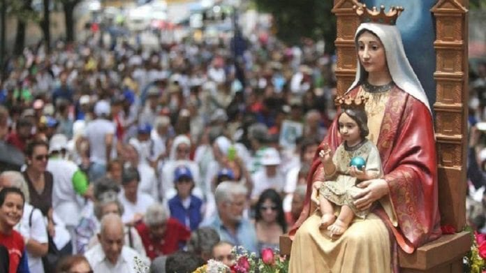 ElNacionalWeb's tweet photo. #ENSociedad Venezuela celebra 367 años de la aparición de la Virgen de Coromoto https://t.co/VB45xzVp2x  https://t.co/6LcgB9uVfY