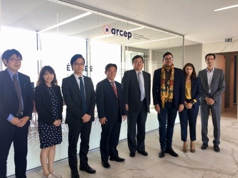 Arcep's tweet photo. Confiance dans l’économie numérique, #5G et régulation par la donnée #DataReg : @sorianotech reçoit aujourd’hui M. Keita Nishiyama, Directeur général du bureau de la politique commerciale et des informations du ministère japonais de l’Économie, du Commerce et de l'Industrie https://t.co/PARREfCbcx