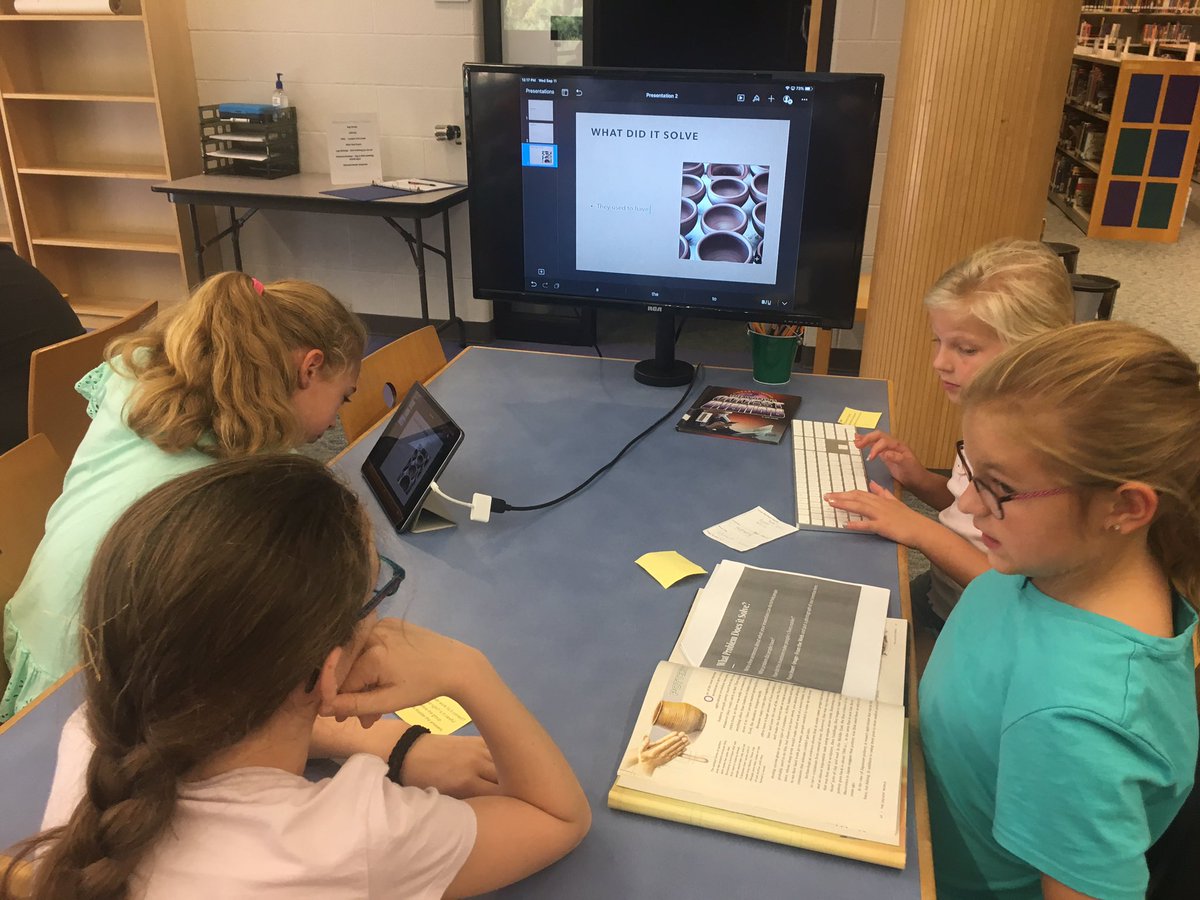 CVISLibrary's tweet image. 4th Ss practicing collaborative roles Managing, Typing, Checking &amp;amp; Researching an invention. Solving problems by talking about things that solved problems!
