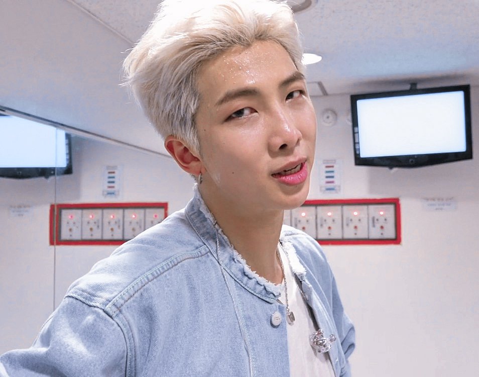 btseditarchive's tweet photo. https://t.co/lG5gj0YiL7