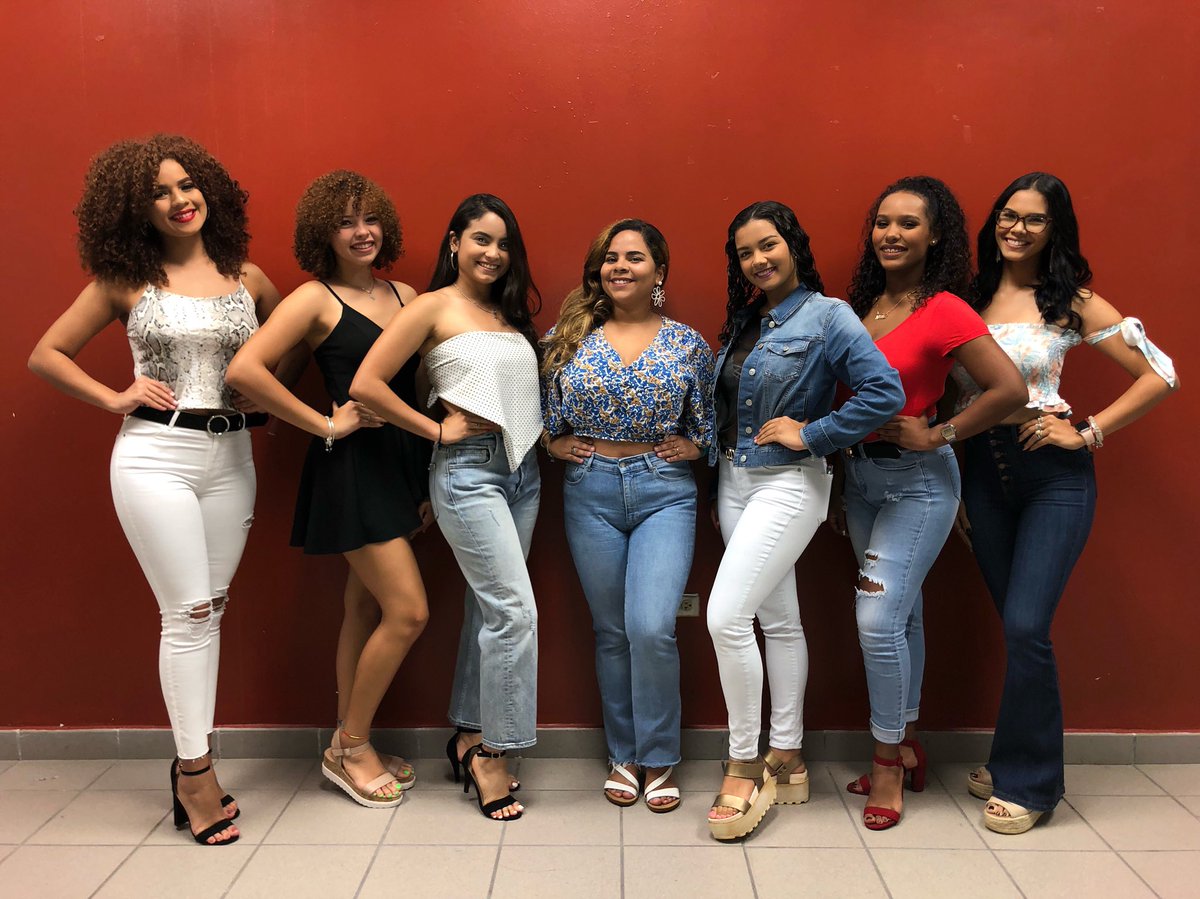 Banderasuprh's tweet photo. Directiva del Cuerpo de Banderas UPRH 2019-2020🏳️🦉❤️ https://t.co/m3uH2d35ol