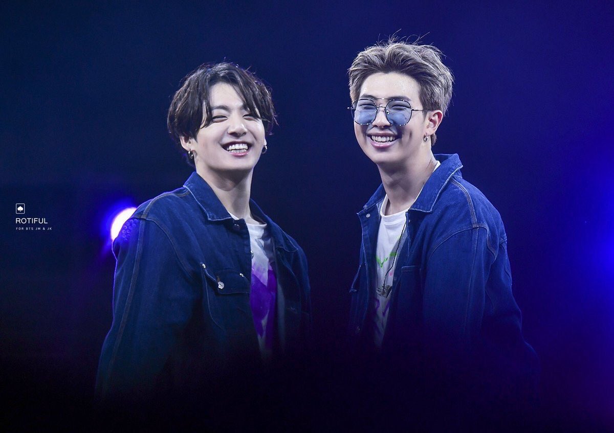 nanami_jk_97's tweet image. 생일 축하해요!
防弾少年団のリーダーとしてメンバーたちの笑顔を守ってくれてありがとう。今の防弾少年団があるのはナムさんのおかげです✨
生まれてきてくれてありがとう。
Big Hitに入ってくれてありがとう。
사랑해요♡
#HappyRMDay #HappyBirthdayRM
#armyいいねしてくれた人フォロー