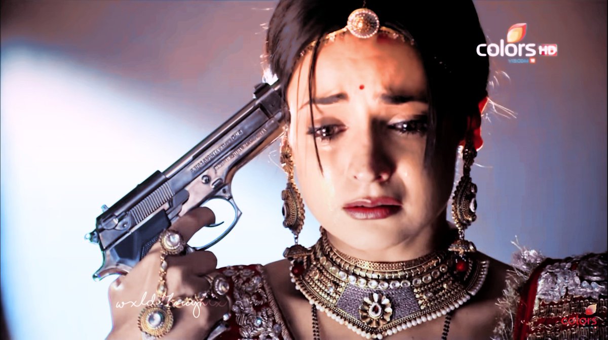 My strong yet fragile Paro  #SanayaIrani  #Rangrasiya