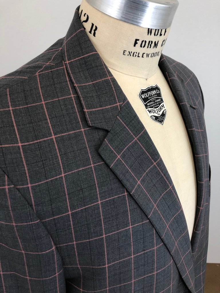 HDClothiers's tweet photo. What color do you want for your next windowpane? We have the variety you are expecting in custom clothing. Just call 954-768-8601. #WindowpaneWednesday https://t.co/99cYuVEqHd