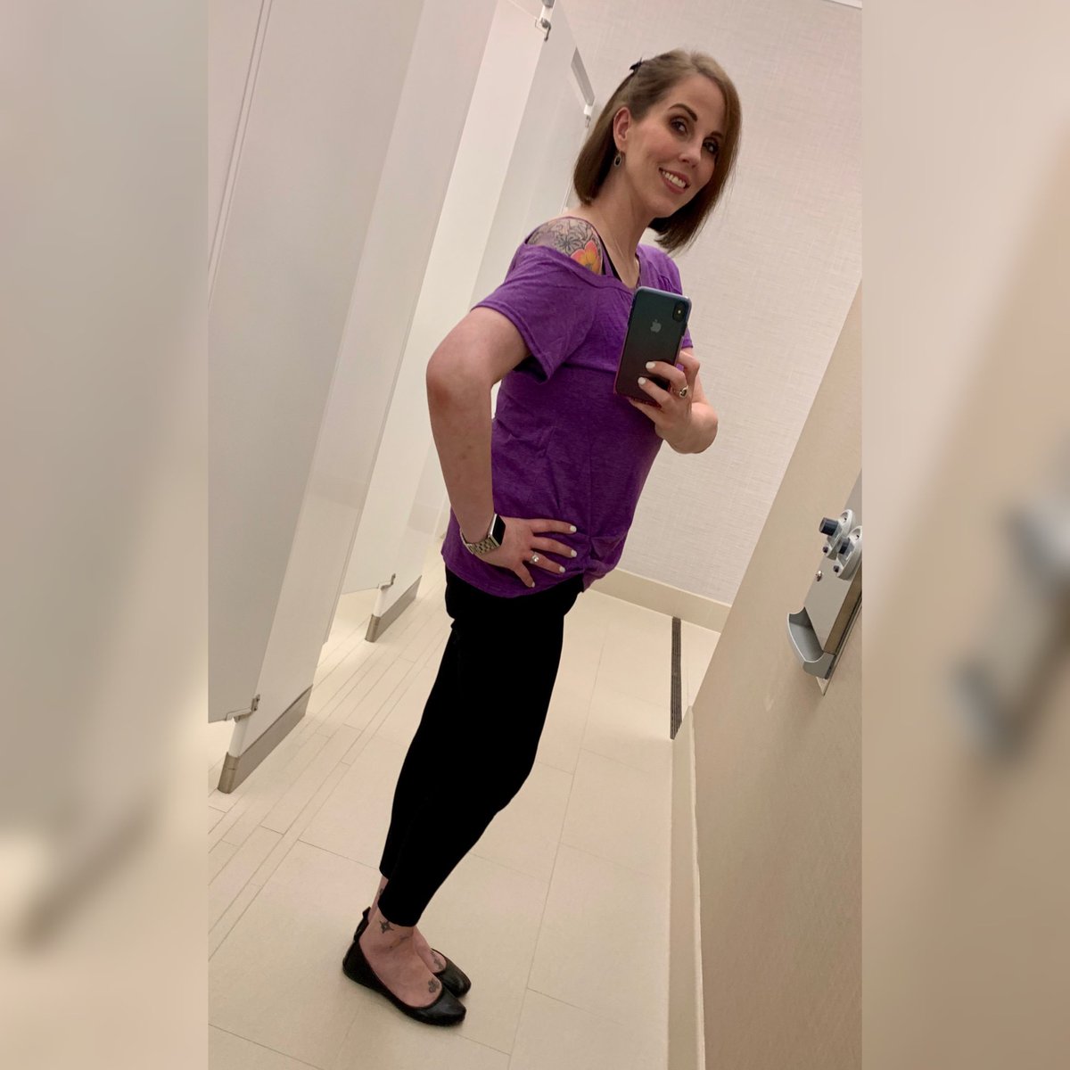 Nessy_7's tweet photo. I bought this shirt on amazon for super cheap, expecting it to be terrible. Instead, I love it so much that I just ordered four more colors ๐ โฃ
โฃ
#oneineverycolor #noshame โฃ#tattooedmama https://t.co/u7XwQwAbKX