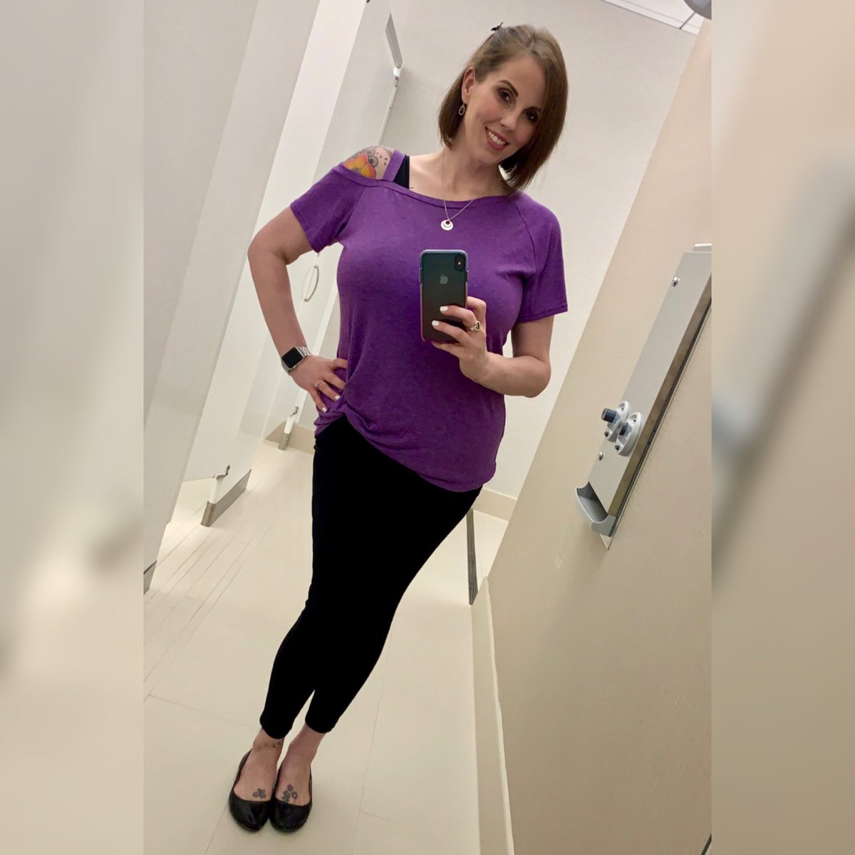 Nessy_7's tweet photo. I bought this shirt on amazon for super cheap, expecting it to be terrible. Instead, I love it so much that I just ordered four more colors ๐ โฃ
โฃ
#oneineverycolor #noshame โฃ#tattooedmama https://t.co/u7XwQwAbKX