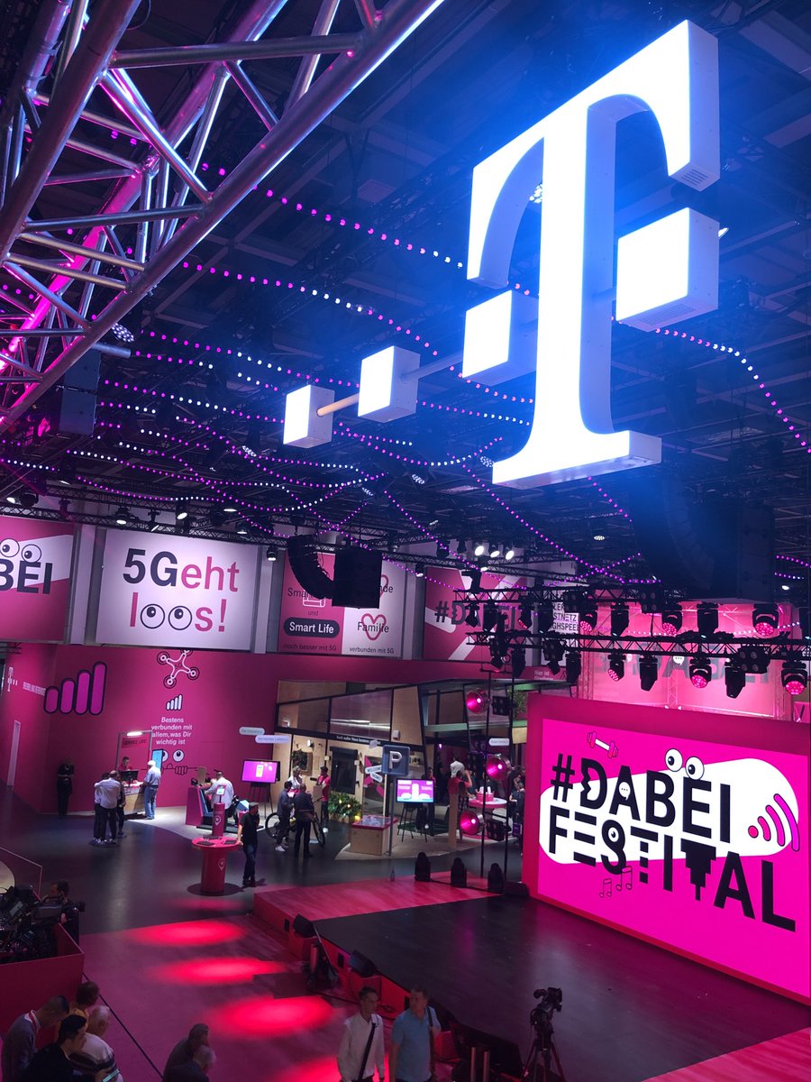 freeracer's tweet photo. aus und vorbei #ifa2019 #telekomwall #dabei https://t.co/5whOcLypne