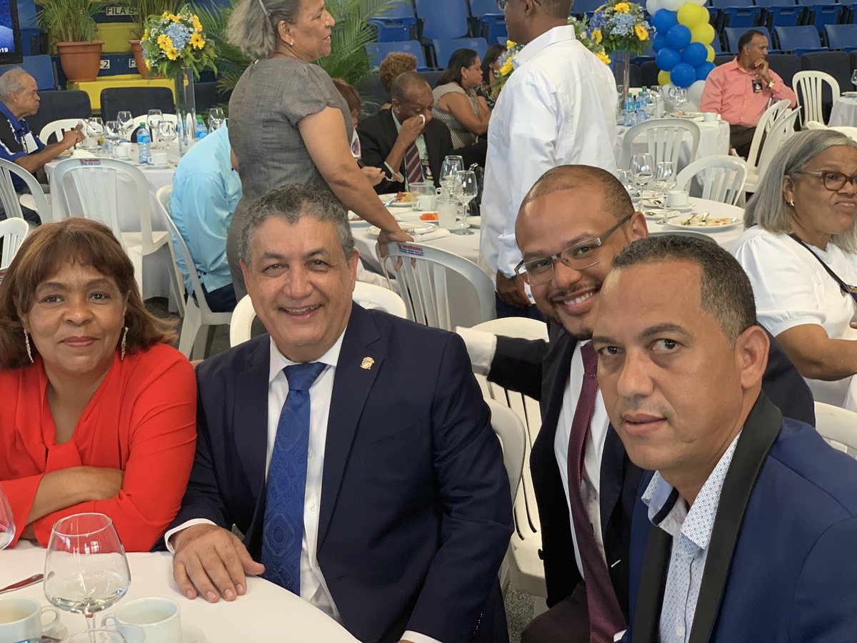GustavoSanchezq's tweet photo. En Desayuno del @CDCMauricioBaez y en almuerzo con @Gonzalo2020RD Dos actividades que me llenan de satisfacción.  Dos motivos  una razón https://t.co/MB7OEGQIdV
