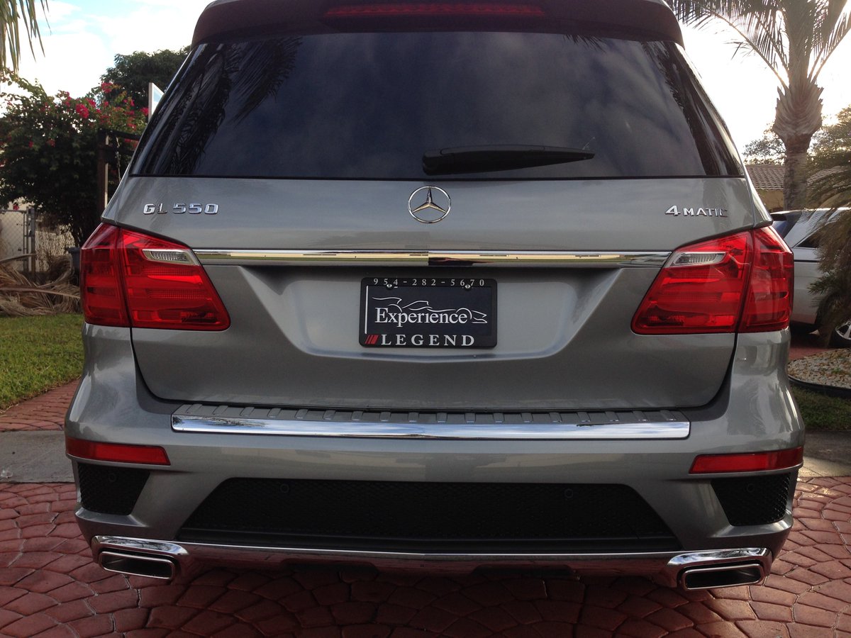 legendleasingfl's tweet photo. #MercedesBenz #gl550 Delivered right to our customer's driveway here in #aventura Another #happy customer Legend Leasing the #1 auto broker in #soflo Call Now be sure to mention our social media to receive a special rebate on your next vehicle ☎️ 954-282-5670 https://t.co/EJEH41PvK9