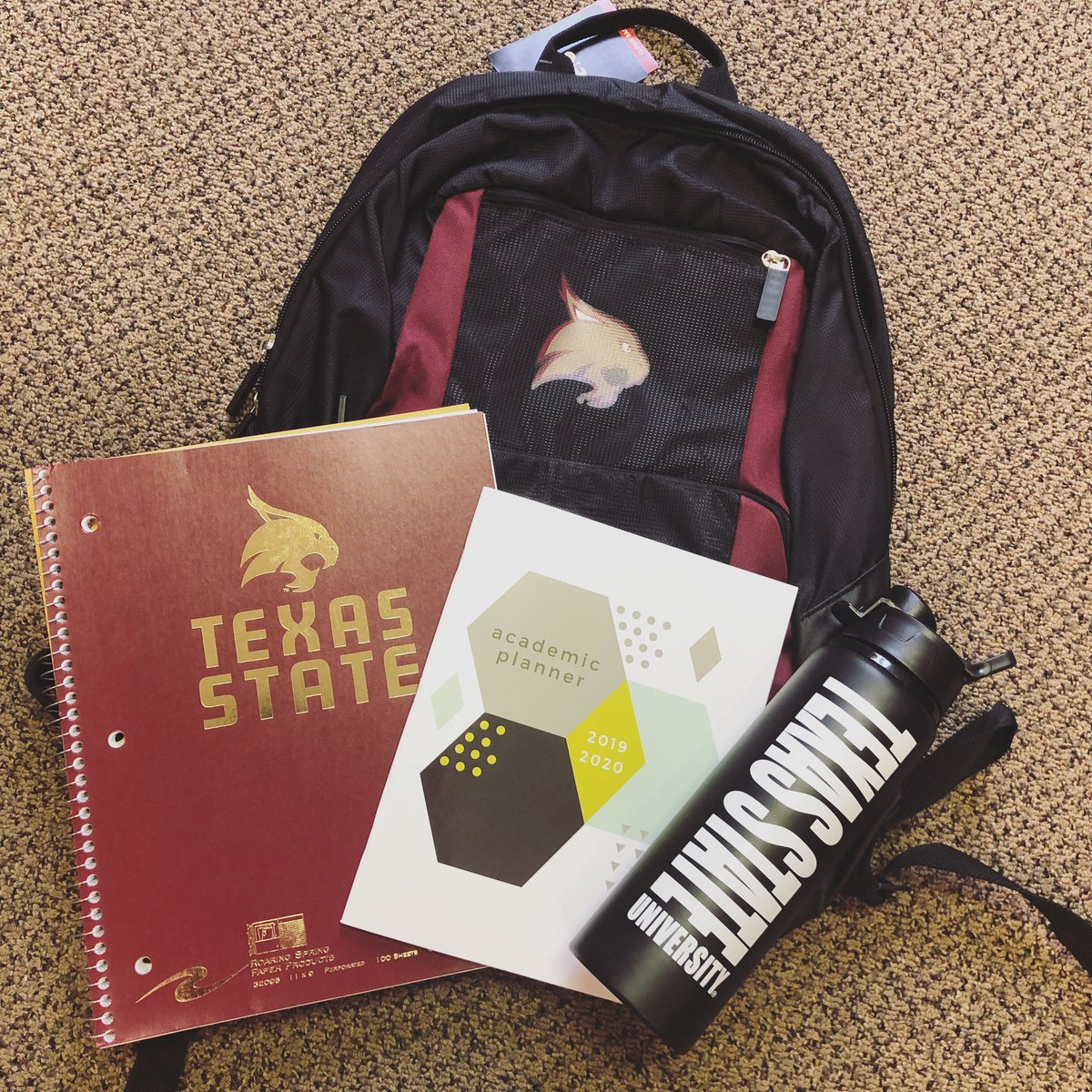 TXSTSuccess's tweet photo. Enter to win this #SuccessKit by stopping by our Open House TODAY from 2-5PM at the Center for Student Retention (house in front of Chipotle)! It’s going to be a blast! We have free food and games, need I say more? #SuccessWeek #TXST 📚🤩👏🏽🏠 https://t.co/x9Lc1RKRWA