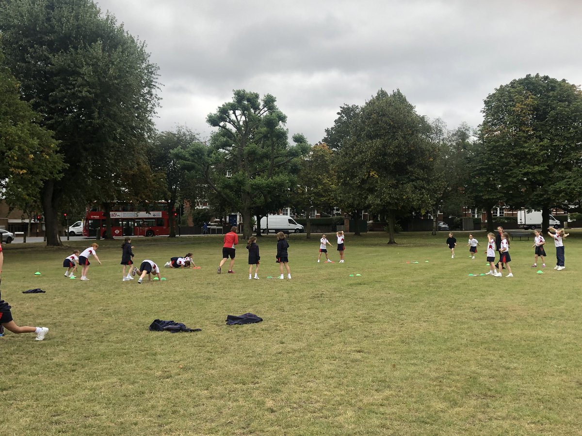 BroomwoodPSport's tweet photo. Fitness fun on the common with @NWSbh_Class4  this afternoon 🏋🏻‍♀️
#NWSbh_Class4 #fitnessfun #strength https://t.co/TYV7E4yyHg