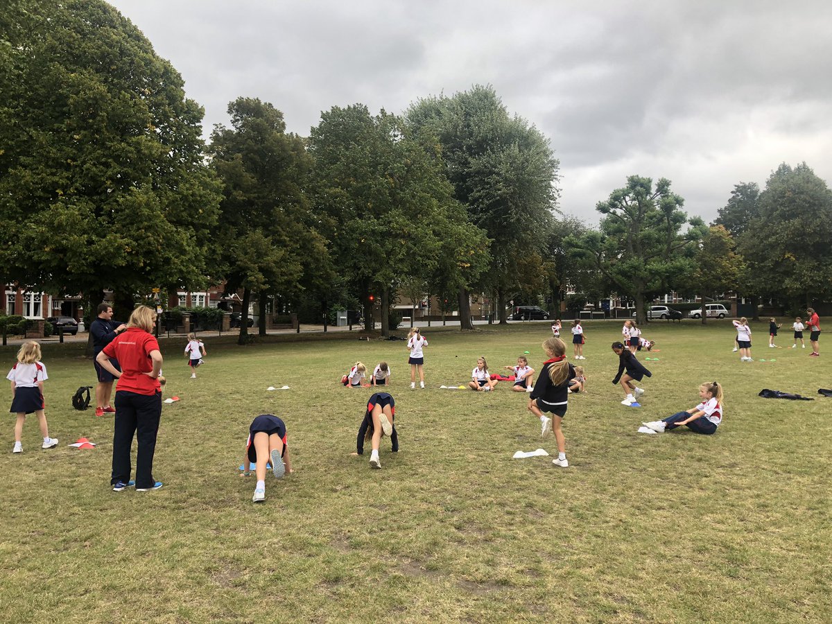 BroomwoodPSport's tweet photo. Fitness fun on the common with @NWSbh_Class4  this afternoon 🏋🏻‍♀️
#NWSbh_Class4 #fitnessfun #strength https://t.co/TYV7E4yyHg