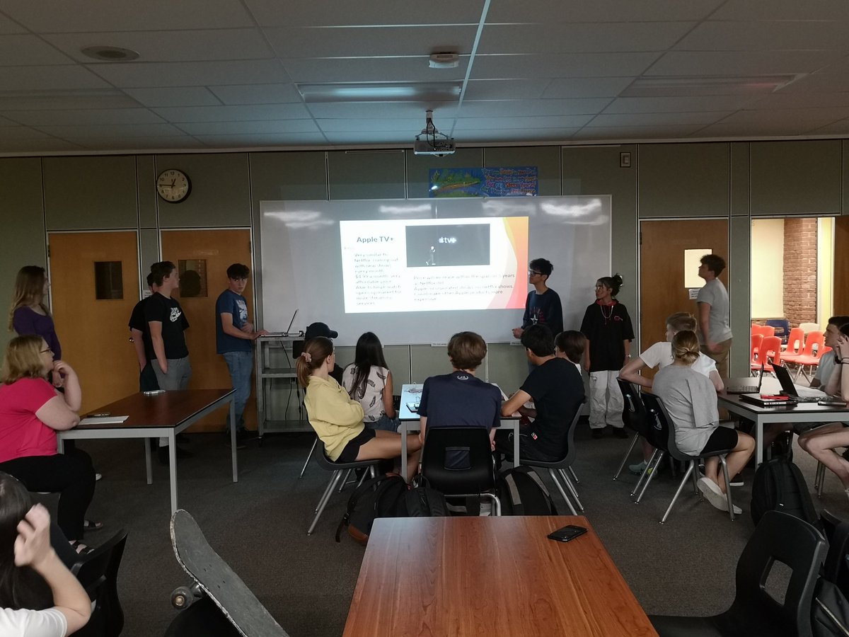 Thanks to @JWilsonHDSB's  #Entrepreneurship class for teaching us about the pros and cons of the new technology released this week! @BCentralSchool #TechnologyNews #informedconsumer