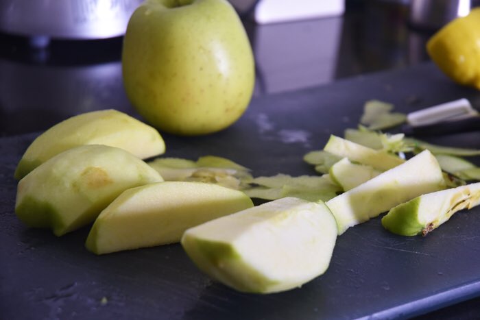 NikkiDinki's tweet photo. What do you do with all of your #apples from apple picking?! ๐๐ One of the best things Iโve ever made is Caramel Apple Tarte #Tatin! https://t.co/lprGhQAImU #meatontheside #fallfoods #applerecipes #appledesserts #falldesserts #caramelapple #appletart #appletatin #applepicking https://t.co/C3BoVJiptC