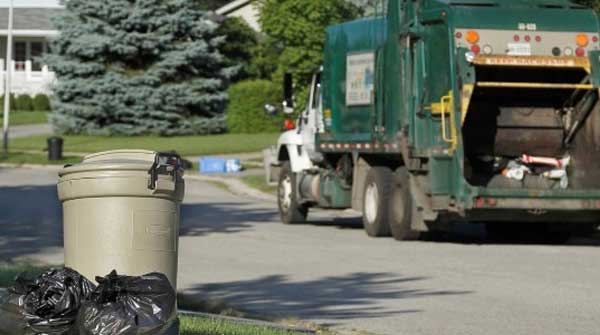 Live in a multi-unit (duplex, triplex, etc.) property? Each residential unit is permitted 3 Containers of garbage per collection. For example, a property with four legally registered units is allowed 12 containers of garbage per collection. bit.ly/2ZiAzwr #New2theCity