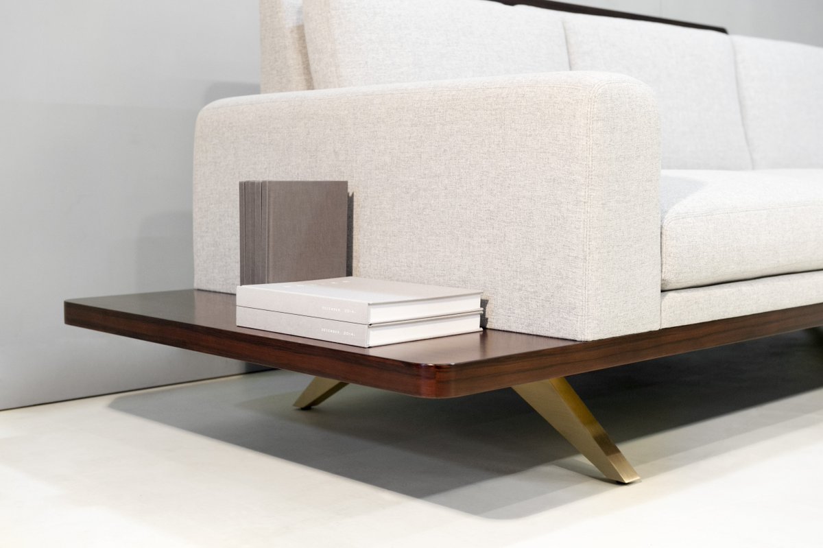 Decca_intl's tweet image. Thoughtful design of the Platform Sofa (BF-12003RS) from #TheLondonCollection . #DeccaDetail #DeccaHome