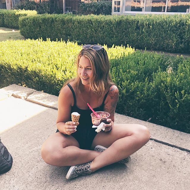 Hi! I’m Suzi. I like to eat all the things, in moderation of course. See, I’ve tried fad diets (shakes, no carbs, soups, fasting, etc), tried restricting my eats, that led to insane binge sessions,  followed by guilt which led to me sticking my finger do… ift.tt/309Fgc0