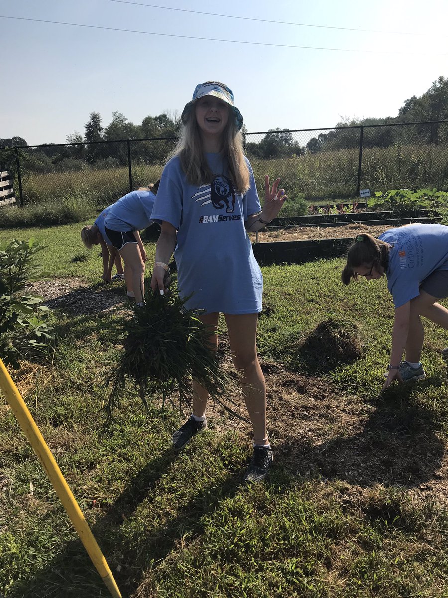 upliftedclass's tweet photo. More pics of our Bears serving their community @bansheereeksnp 🐻 thank you so much for having us!!! What a great opportunity provided by our awesome admin &amp; SS team! #givingback #bamserves19 @BAM_MS_Official https://t.co/WjAo3RC9JB