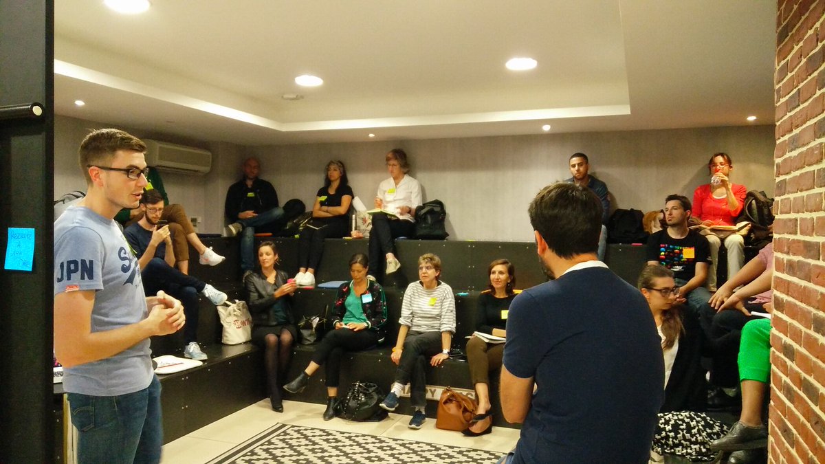 ByondSM's tweet photo. C'est le début du meetup sur la facilitation avec @_bnaude et @llemolgat #beyondscrummastering https://t.co/5eGAnP2KbB