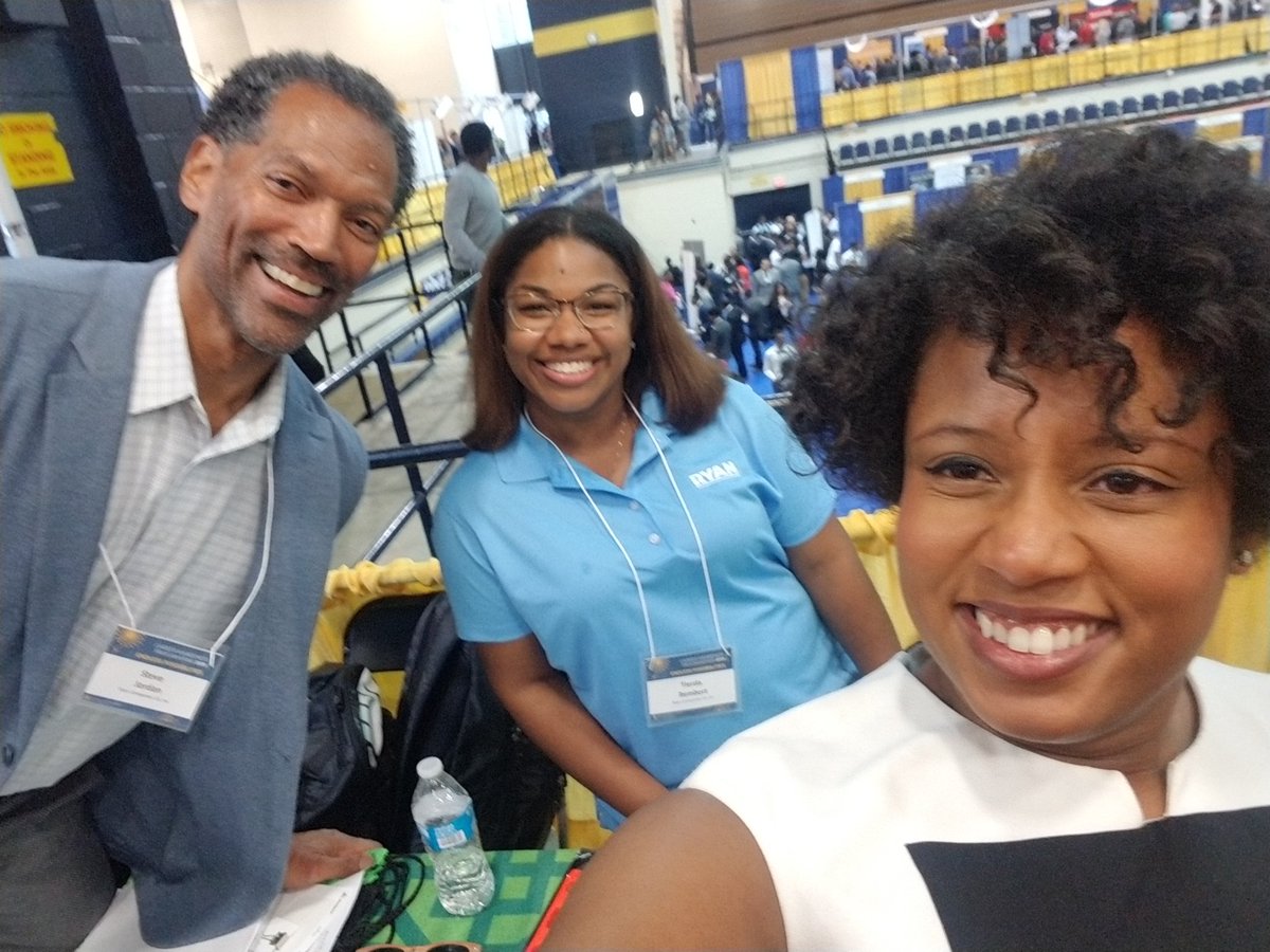 TeasleySl's tweet photo. NCA&amp;T Greatest Homecoming on Earth? More like Greatest HBCU Everything on Earth. Career Faor 2019 was a success for our CAEE students. Here are a few pictures! https://t.co/XQ1JiSBpyZ