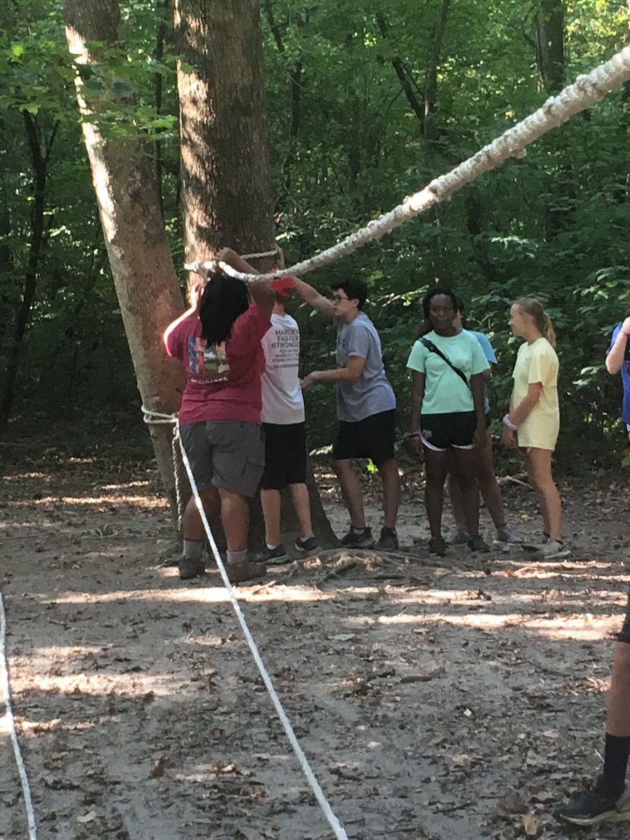 tib2hawk's tweet photo. ⁦@TheWalkerSchool⁩ #ELE #Blueridge Building bridges one knot at a time https://t.co/XYOYqHQfsW