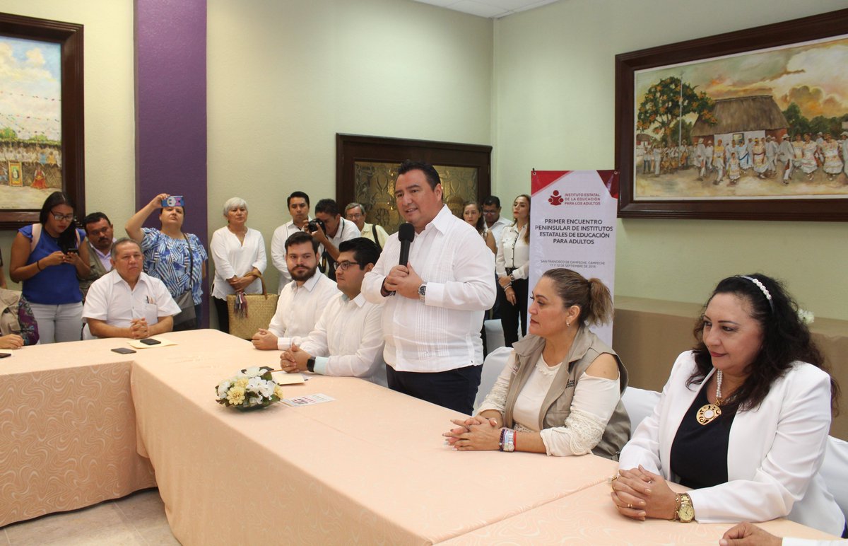 IEEA_CAMPECHE's tweet photo. #Campeche es sede del Primer Encuentro Peninsular de #IEEAS, que tiene como propósito fortalecer acciones e incrementar resultados en materia de educación para jóvenes y adultos en los estados de Yucatán, Campeche y Quintana Roo.📚🇲🇽
#JuntosEsMásFácil ✨
#EducaciónParaTodos ✨ https://t.co/6pi2ERnuO7