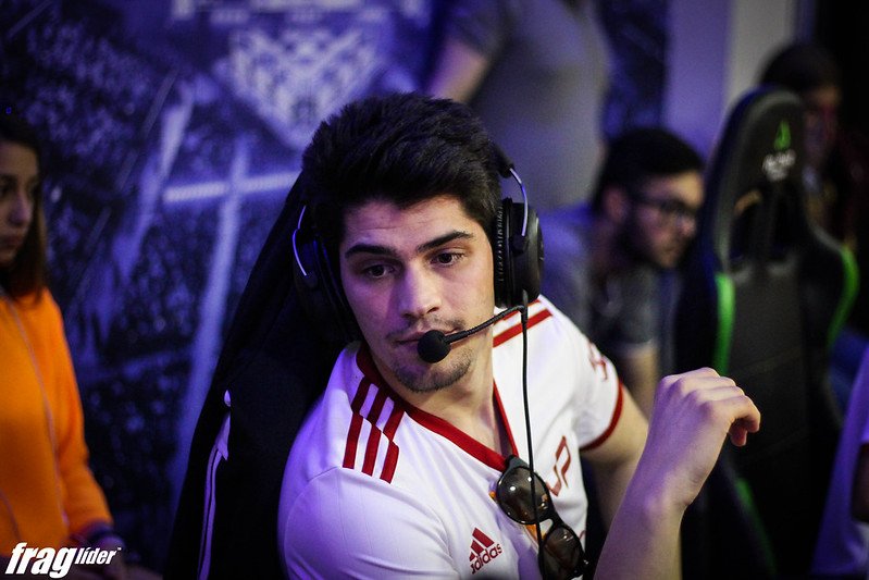 @BaeconGG <a href="/TeamHD_Esports/">Team HD</a> <a href="/MasterLeaguePT/">ESC Online Master League Portugal</a> <a href="/SHOUWCS/">Rui Reis</a> <a href="/exploitgg_/">eXploit Esports</a> O jogador @axoNit2s foi o MVP da série entre @BaeconGG e <a href="/TeamHD_Esports/">Team HD</a>.

50 Kills, 11 Assists, 102.7 ADR, 90.8% KAST e Rating de 1.38.

📈: fraglider.pt/jogo-6160-baec…