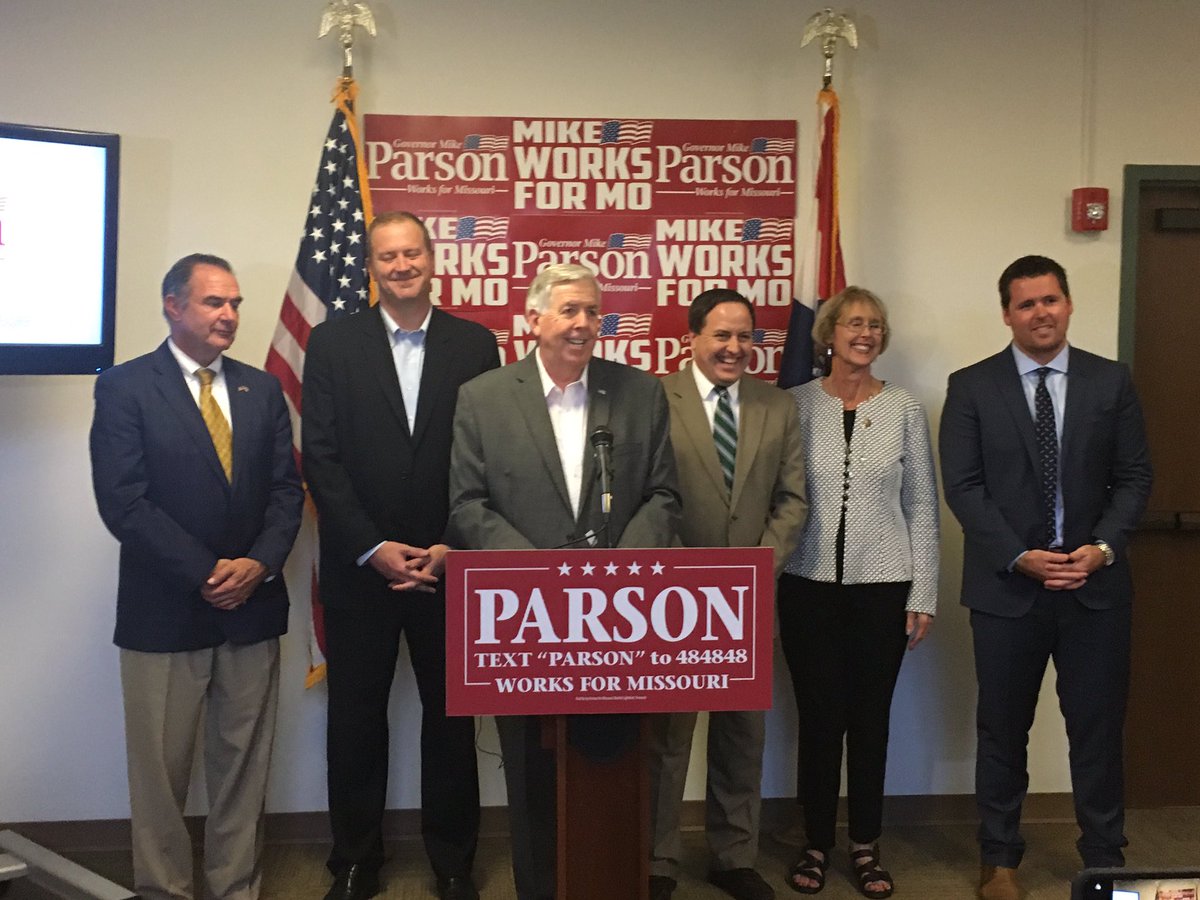 SaraForMissouri's tweet photo. Awesome event/rally for Governor @mikeparson at the @MissouriChamber today! Proud to endorse/support Governor Parson in his 2020 campaign! #ILikeMike #MikeWorksForMO @Mikelkehoe @Eric_Schmitt @FitzpatrickMO @JayAshcroftMO @kayhoflander ๐บ๐ธ๐บ๐ธ๐บ๐ธ https://t.co/2XJoXGwxJV