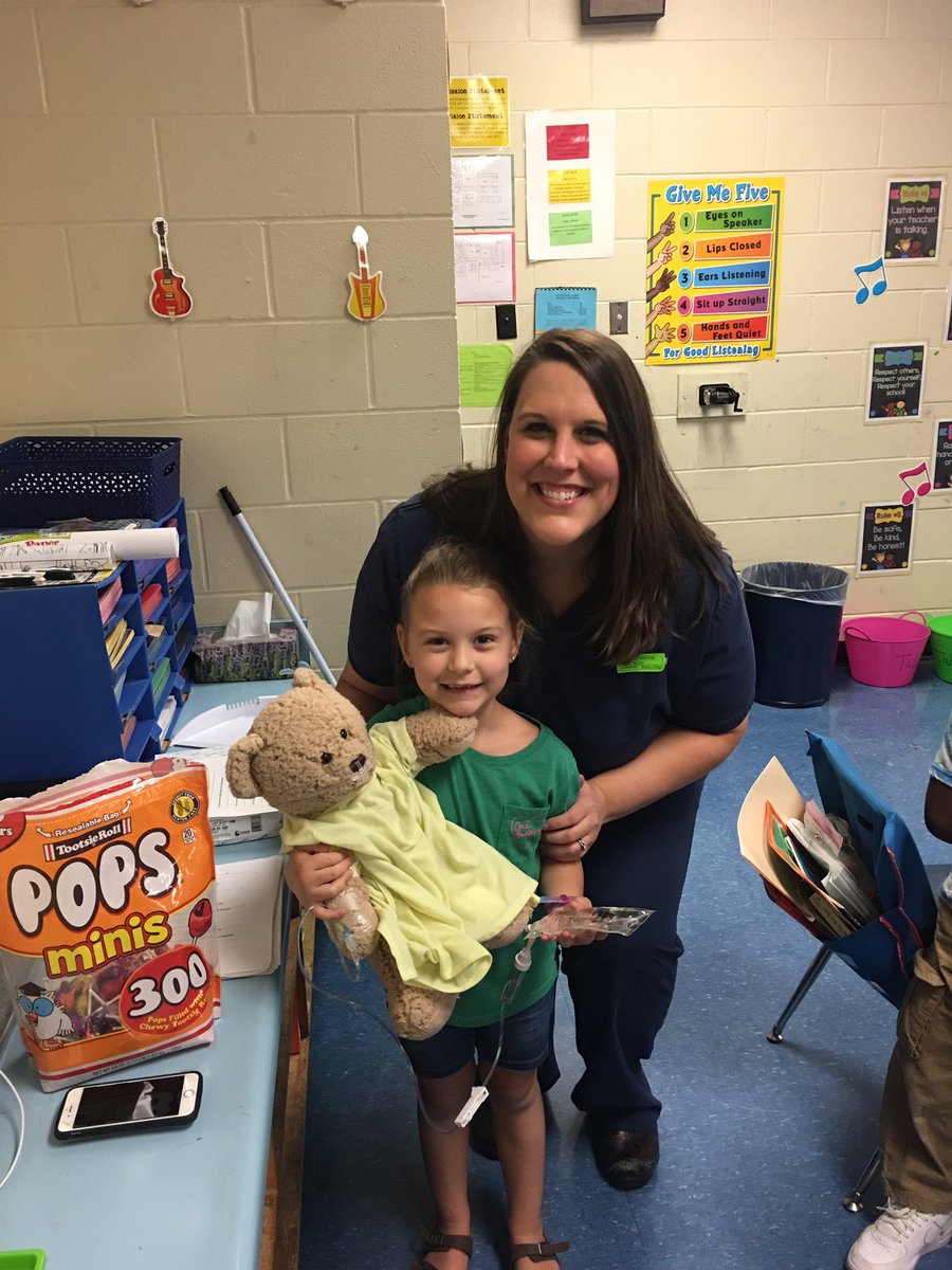 bradybrainiacs's tweet photo. A parent and ICU nurse came and spoke to first grade today about how she gives goods and services to patients!!! She even brought a patient/ Brave Bear!!! Thank you Mrs. Kee for talking to us!!! @bradybrainiacs @OESrockSTARS @suptking https://t.co/yug8tvATj3